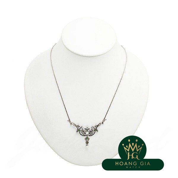 Vòng cổ ngọc trai garnet kim cương demantoid (khoảng năm 1900)