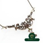 Vòng cổ ngọc trai garnet kim cương demantoid (khoảng năm 1900)