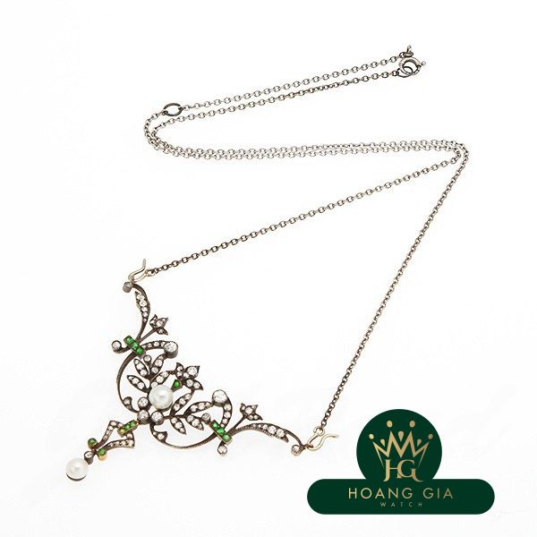 Vòng cổ ngọc trai garnet kim cương demantoid (khoảng năm 1900)