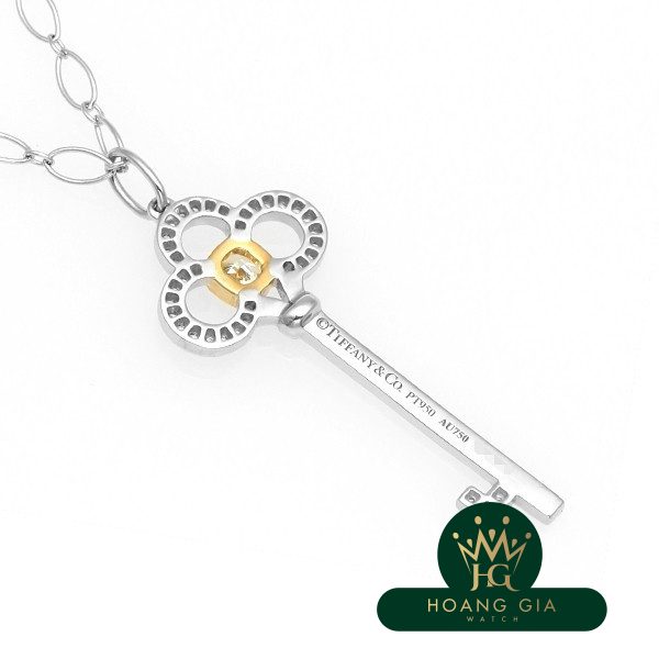 Mặt dây chuyền kim cương chìa khóa vương miện