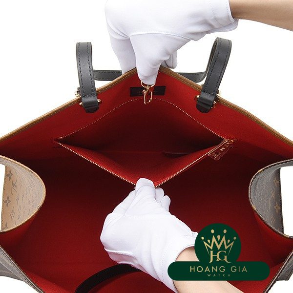 Trên đường đi GM Giant Monogram Reverse